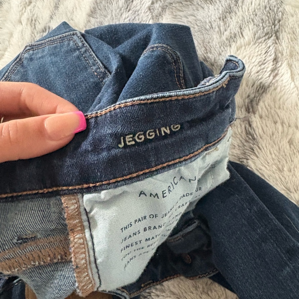 Distressed Blue Jeans - Picture 5 of 7